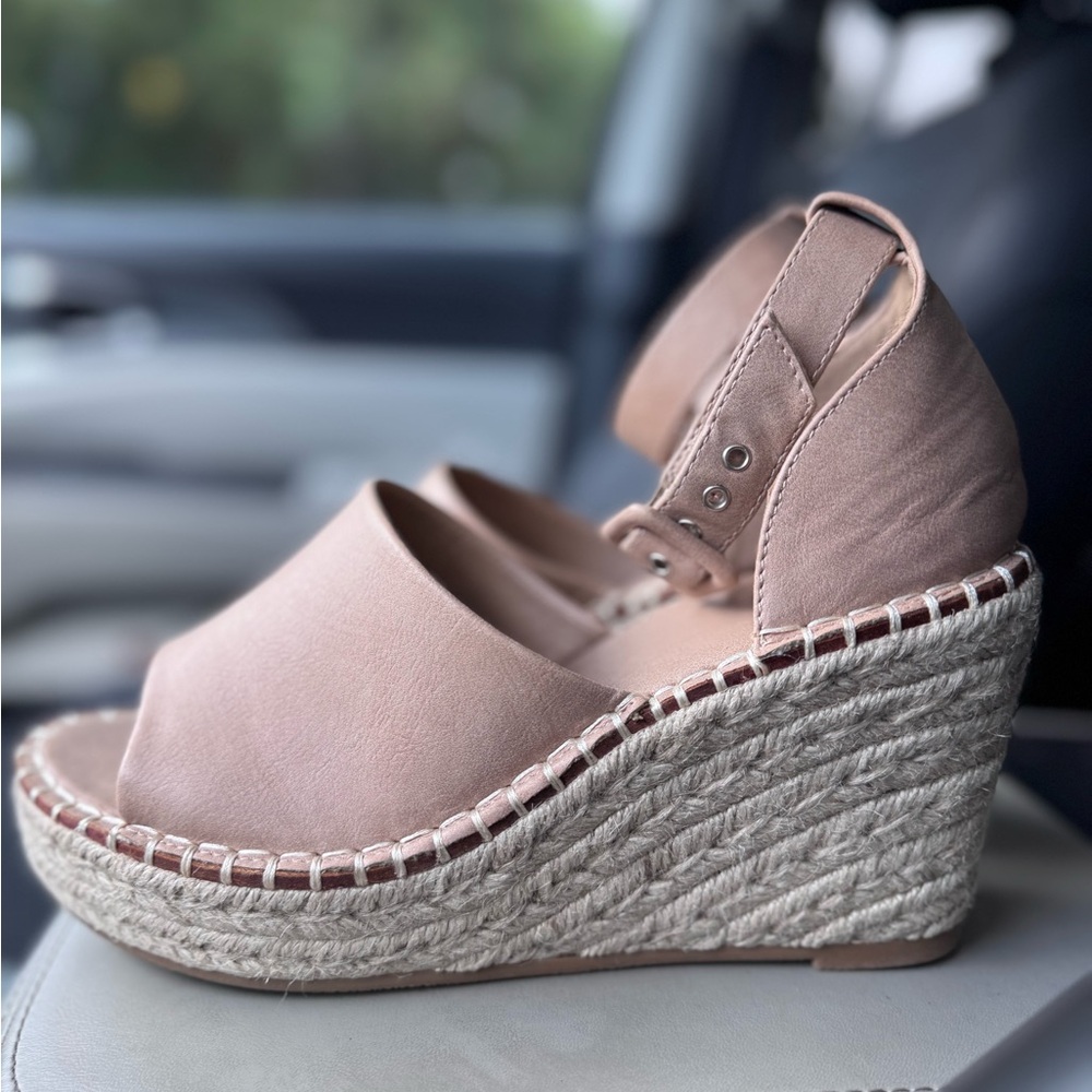 Women'’s Wedge Sandals